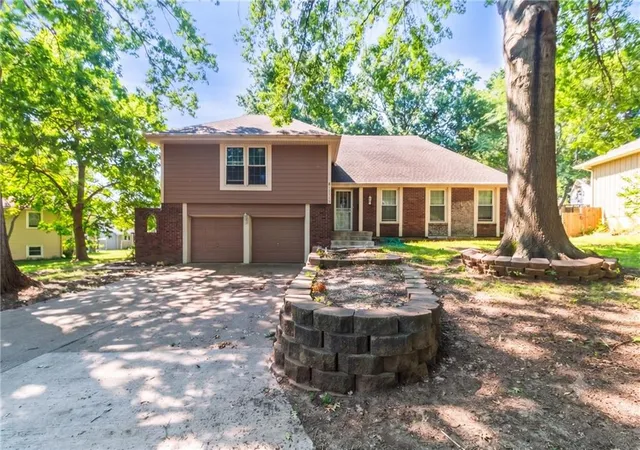Photo 2 of Sale Pending at 12101 E 60th Terrace, Kansas City, MO 64133 | MLS# 2634609 | Listing updated on 2026-08-16