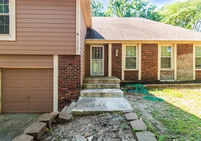 Photo 3 of Sale Pending at 12101 E 60th Terrace, Kansas City, MO 64133 | MLS# 2634609 | Listing updated on 2026-08-16