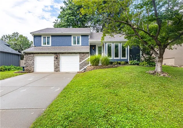 5th image of 11030 Rene St, Lenexa, KS 66215 | MLS# 2634611