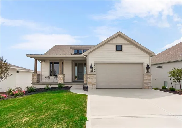 Photo 1 of Single family home for sale at 16968 S Cheshire St, Olathe, KS 66062 | MLS# 2634613 | Listing updated on 2026-10-04