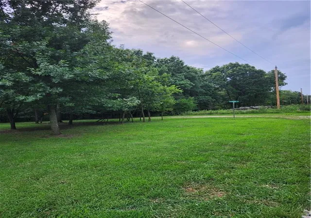 3rd image of 42 Alvamar Dr, Linn Valley, KS 66040 | MLS# 2634615