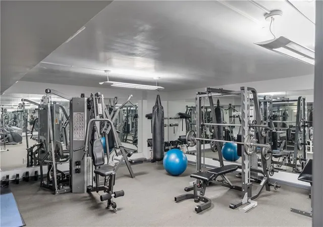 2nd image of 600 E Admiral Blvd Blvd #407, Kansas City, MO 64106 | MLS# 2634618