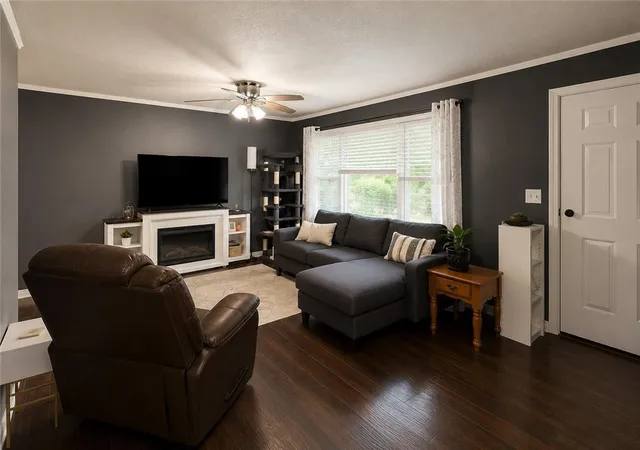 Photo 3 of Single family home for sale at 3904 NE 52nd Terrace, Kansas City, MO 64119 | MLS# 2634620 | Listing updated on 2026-08-13