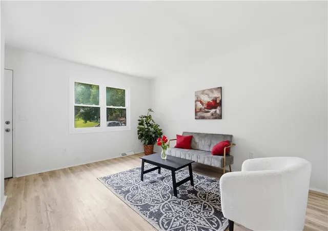 Photo 4 of Single family home for sale at 5520 NE 59th Terrace, Kansas City, MO 64119 | MLS# 2634625 | Listing updated on 2026-08-31