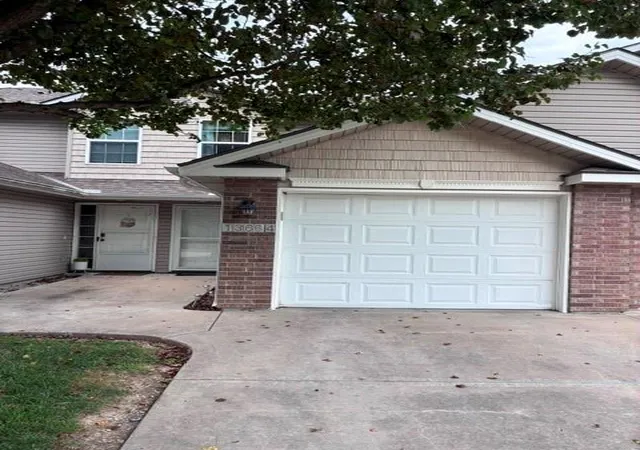 Photo 1 of Sale Pending at 13664 Oak Valley Dr, Platte City, MO 64079 | MLS# 2634626 | Listing updated on 2026-09-03