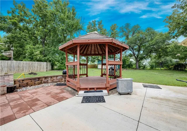Photo 4 of Single family home for sale at 13710 Barber Ave, Bonner Springs, KS 66012 | MLS# 2634629 | Listing updated on 2026-09-04