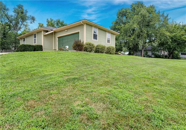 Photo 3 of Single family home for sale at 13710 Barber Ave, Bonner Springs, KS 66012 | MLS# 2634629 | Listing updated on 2026-09-04