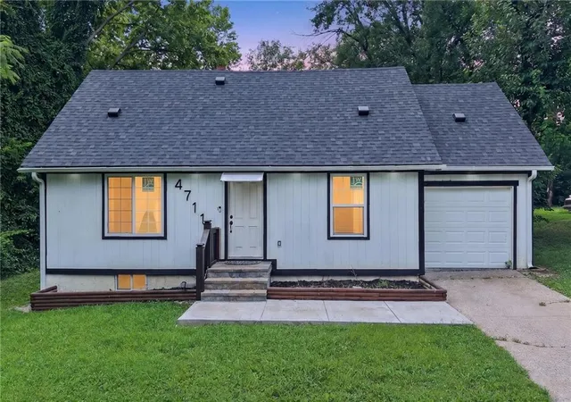 Photo 3 of Single family home for sale at 4711 E 43rd Street, Kansas City, MO 64130 | MLS# 2634645 | Listing updated on 2026-08-18