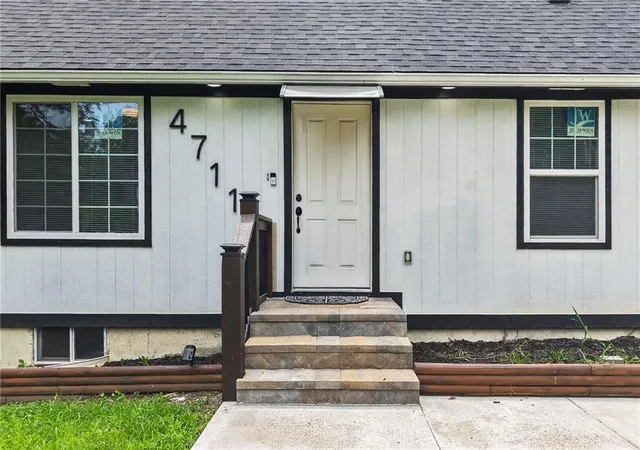 Photo 4 of Single family home for sale at 4711 E 43rd Street, Kansas City, MO 64130 | MLS# 2634645 | Listing updated on 2026-08-18