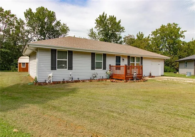 1st image of 310 Renee Ln, Garden City, MO 64747 | MLS# 2634652