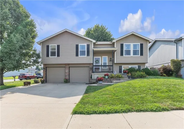 Photo 1 of Single family home for sale at 2210 Meadow Trl, Saint Joseph, MO 64503 | MLS# 2634653 | Listing updated on 2026-08-23