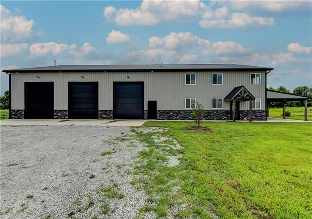 2nd image of 34705 E Mabry Rd, Buckner, MO 64016 | MLS# 2634654