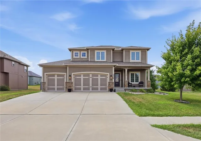 Photo 1 of Single family home for sale at 1729 Cambridge Cir, Kearney, MO 64060 | MLS# 2634657 | Listing updated on 2026-08-30