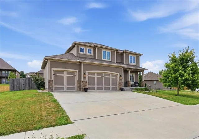 Photo 4 of Single family home for sale at 1729 Cambridge Cir, Kearney, MO 64060 | MLS# 2634657 | Listing updated on 2026-08-30