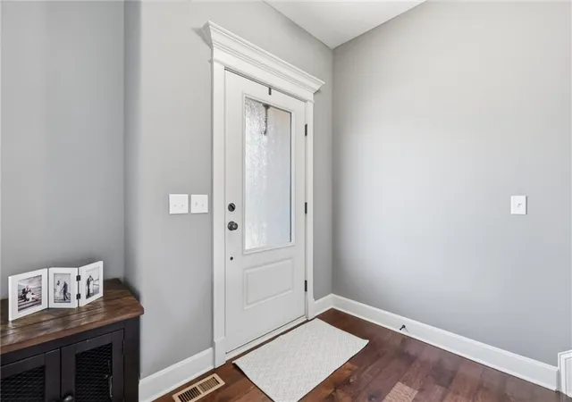 Photo 5 of Single family home for sale at 1729 Cambridge Cir, Kearney, MO 64060 | MLS# 2634657 | Listing updated on 2026-08-30
