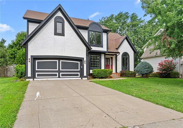 3rd image of 1361 S Hunter Dr, Olathe, KS 66062 | MLS# 2634668