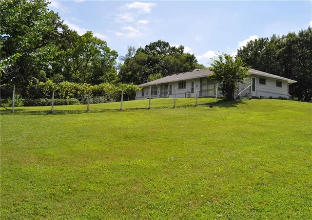 32nd image of 7515 Nw Lake Rd, Kansas City, MO 64151 | MLS# 2634677