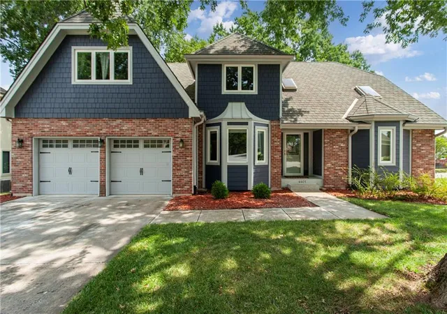 Photo 1 of Sale Pending at 4401 Ne Hoit Dr, Lees Summit, MO 64064 | MLS# 2634681 | Listing updated on 2026-09-08