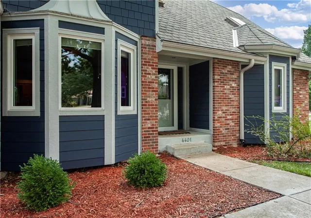 Photo 3 of Sale Pending at 4401 NE Hoit Dr, Lees Summit, MO 64064 | MLS# 2634681 | Listing updated on 2026-09-08
