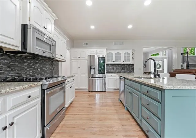 3rd image of 5120 W 158Th St, Overland Park, KS 66224 | MLS# 2634683