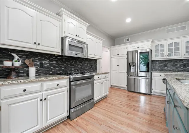 4th image of 5120 W 158Th St, Overland Park, KS 66224 | MLS# 2634683