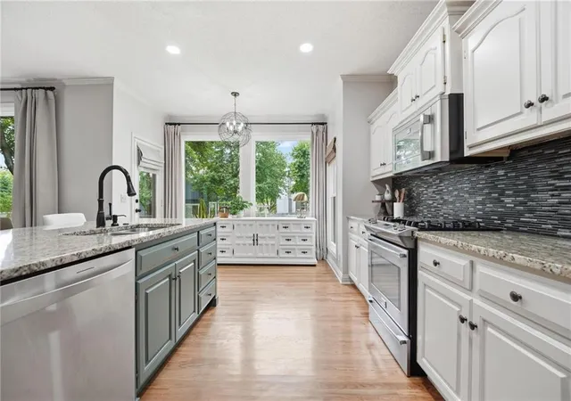 5th image of 5120 W 158Th St, Overland Park, KS 66224 | MLS# 2634683
