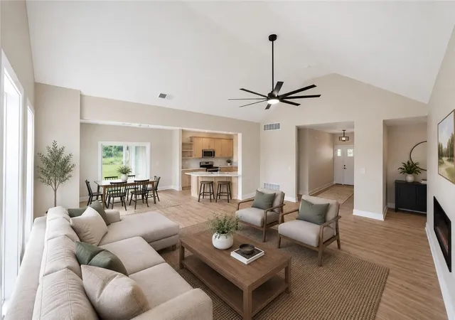 5th image of 206 Constitution Ln, Pleasant Hill, MO 64080 | MLS# 2634687
