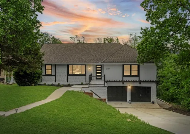2nd image of 3147 Black Swan Dr, Shawnee, KS 66216 | MLS# 2634691