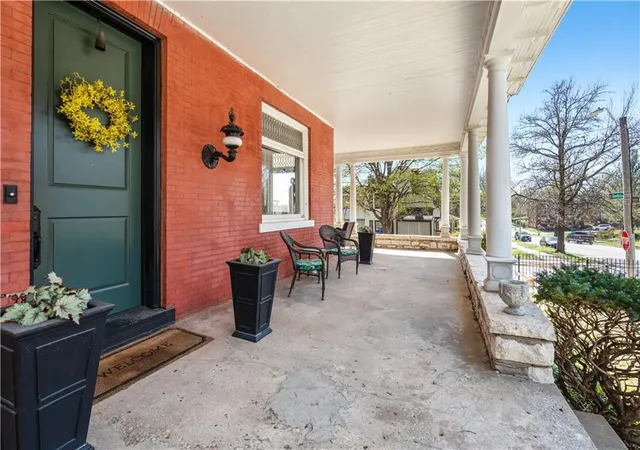 2nd image of 415 Benton Blvd, Kansas City, MO 64124 | MLS# 2634703