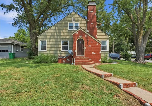 2nd image of 500 W Mill St, Butler, MO 64730 | MLS# 2634706