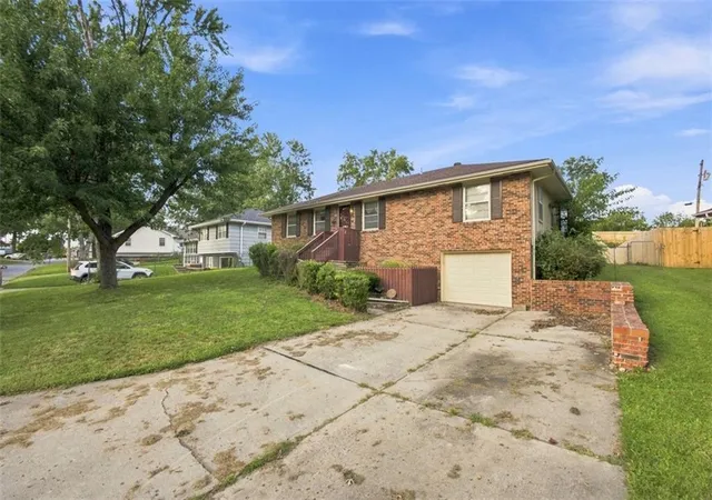 Photo 3 of Single family home for sale at 207 Augustus St, Excelsior Springs, MO 64024 | MLS# 2634709 | Listing updated on 2026-08-25