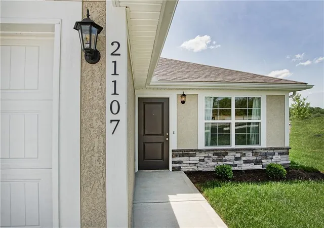 2nd image of 21107 21109 E 8th St, Independence, MO 64056 | MLS# 2634711