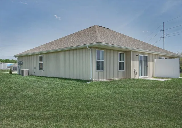 Photo 3 of Multi family home for sale at 21107 21109 E 8th Street, Independence, MO 64056 | MLS# 2634711 | Listing updated on 2026-08-15