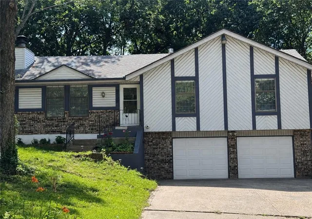 1st image of 6708 N Broadway St, Kansas City, MO 64118 | MLS# 2634714