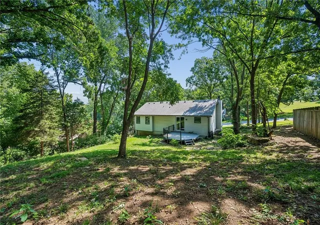 33rd image of 6708 N Broadway St, Kansas City, MO 64118 | MLS# 2634714