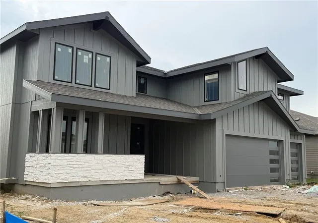1st image of 17404 Parkhill St, Overland Park, KS 66221 | MLS# 2634719