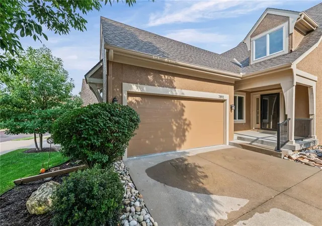 1st image of 7892 W 157th Ter, Overland Park, KS 66223 | MLS# 2634729