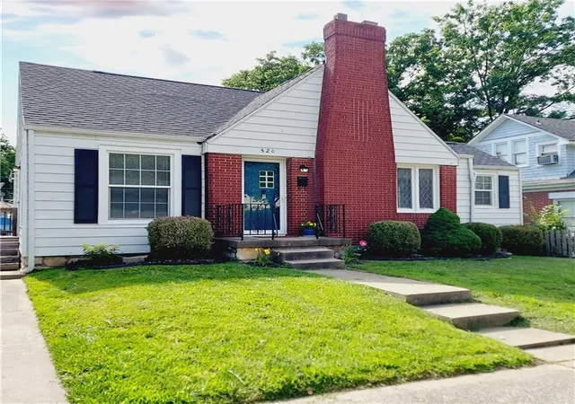 Photo 2 of Single family home for sale at 520 N Pleasant St, Independence, MO 64050 | MLS# 2634738 | Listing updated on 2026-09-04