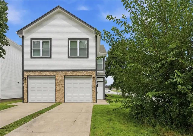 Photo 2 of Sale Pending at 17322 E Susquehanna Dr, Independence, MO 64056 | MLS# 2634744 | Listing updated on 2026-09-04