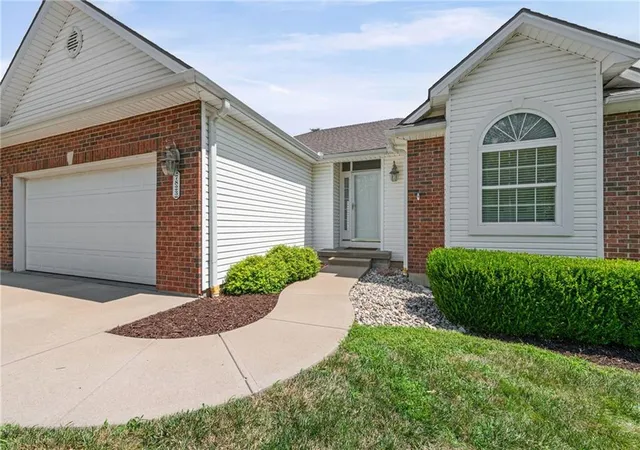 Photo 2 of Sale Pending at 7823 N Liberty St, Kansas City, MO 64118 | MLS# 2634747 | Listing updated on 2026-08-16