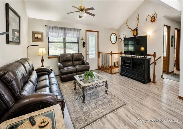 2nd image of 26019 Sharon Ln, Warsaw, MO 65355 | MLS# 2634752