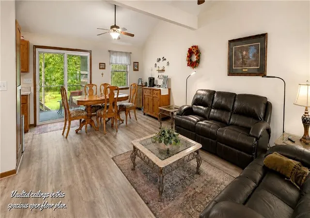 4th image of 26019 Sharon Ln, Warsaw, MO 65355 | MLS# 2634752