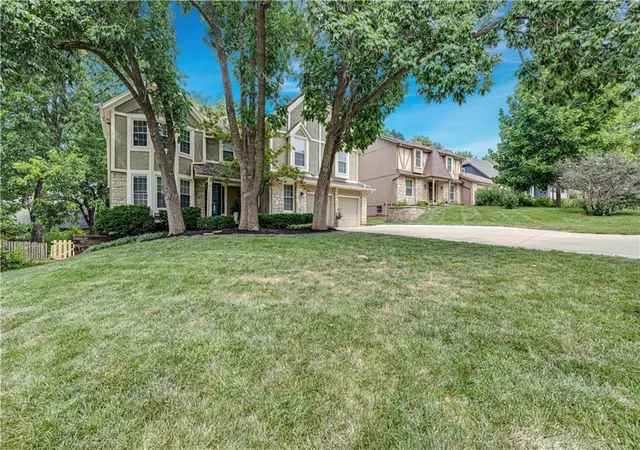 2nd image of 11509 Carter St, Overland Park, KS 66210 | MLS# 2634764