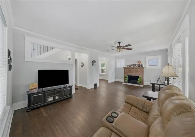 Photo 3 of Single family home for sale at 4605 State Line Rd, Kansas City, MO 64112 | MLS# 2634765 | Listing updated on 2026-08-15