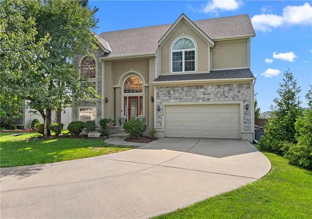 1st image of 15514 S Hunter St, Olathe, KS 66062 | MLS# 2634770