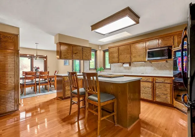 Photo 4 of Sale Pending at 3001 W 121st Terrace, Leawood, KS 66209 | MLS# 2634772 | Listing updated on 2026-08-12