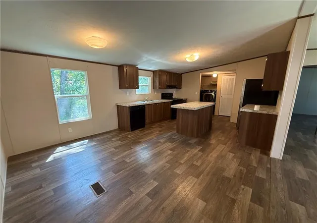 image of 14 Live Oak Ct, La Cygne, KS 66040 | MLS# 2634778