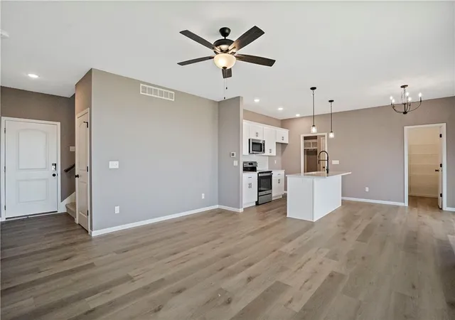 Photo 3 of Single family home for sale at 12604 S Parkwood Ln, Lees Summit, MO 64086 | MLS# 2634795 | Listing updated on 2026-08-24