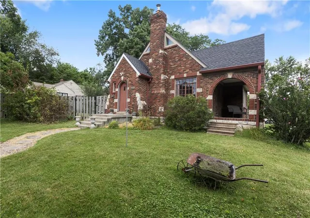 1st image of 3200 Everett Ave, Kansas City, KS 66102 | MLS# 2634800