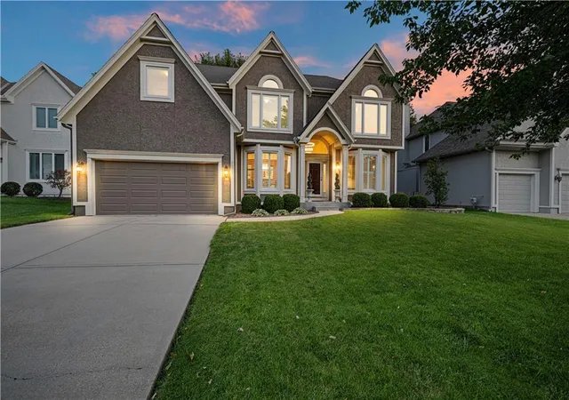 1st image of 8001 W 130th St, Overland Park, KS 66213 | MLS# 2634801
